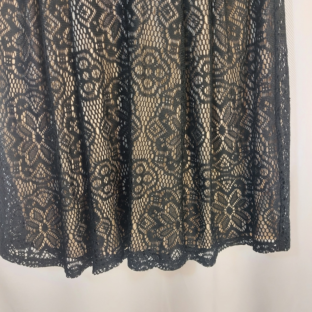 BetseyJohnson size 8 color black and cream - Picture 9 of 14